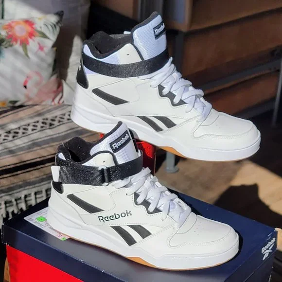 RARE Reebok BB4500 Mid With Strap Reebok joins forces with OBEY for a new vintage streetwear  main image 3